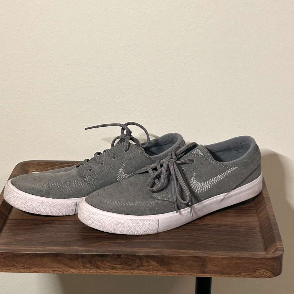 Nike Gray and White Men's Sneakers